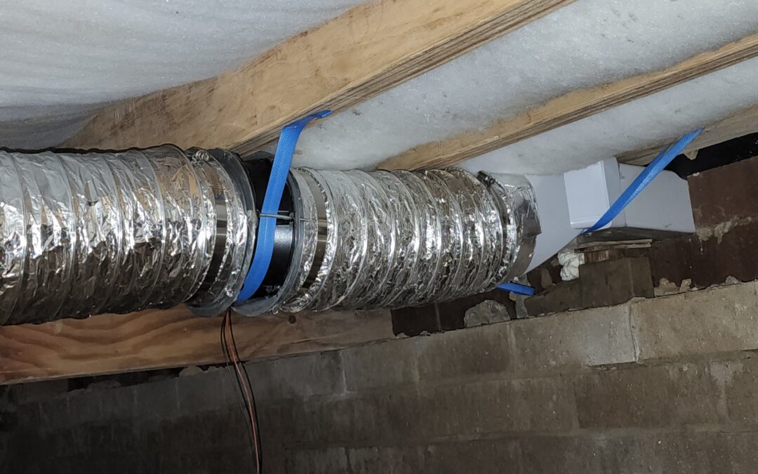 Subfloor installation with a solar-powered fan